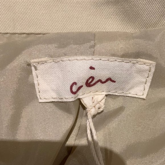 Winter Trench Coat - Picture 11 of 12